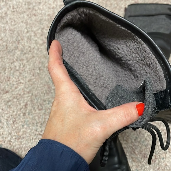 Ugg leather fleece lined waterproof high boots - Picture 7 of 10